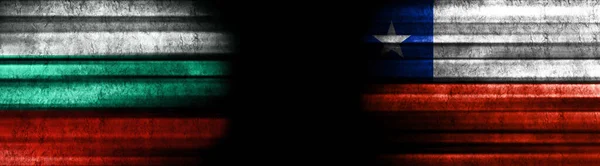 保加利亚和智利黑色背景旗 — 图库照片