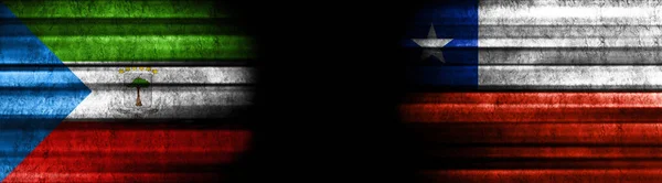 Σημαίες Της Ισημερινής Γουινέας Και Της Χιλής Μαύρο Φόντο — Φωτογραφία Αρχείου