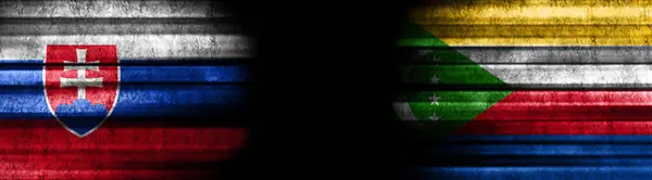 Σημαίες Της Σλοβακίας Και Των Κομορών Μαύρο Φόντο — Φωτογραφία Αρχείου