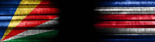 Flaggen Der Seychellen Und Costa Ricas Auf Schwarzem Hintergrund — Stockfoto