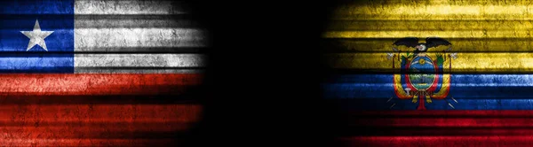 Kara Arkaplanda Şili Ekvador Bayrakları — Stok fotoğraf