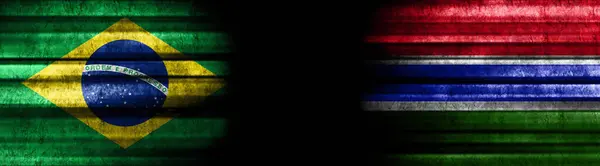 Brezilya Gambiya Bayrakları Siyah Arkaplanda — Stok fotoğraf