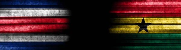 Flaggen Costa Ricas Und Ghanas Auf Schwarzem Hintergrund — Stockfoto