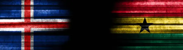 Island Und Ghana Flaggen Auf Schwarzem Hintergrund — Stockfoto