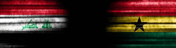 Flaggen Aus Dem Irak Und Ghana Auf Schwarzem Hintergrund — Stockfoto