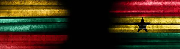 Flaggen Litauens Und Ghanas Auf Schwarzem Hintergrund — Stockfoto