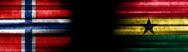 Norwegen Und Ghana Flaggen Auf Schwarzem Hintergrund — Stockfoto