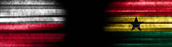 Flaggen Von Polen Und Ghana Auf Schwarzem Hintergrund — Stockfoto