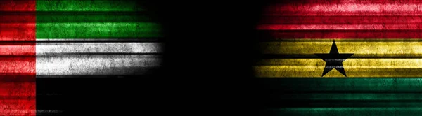 Σημαίες Ηνωμένων Αραβικών Εμιράτων Και Γκάνα Μαύρο Φόντο — Φωτογραφία Αρχείου