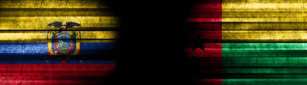 Ecuador Und Guinea Bissau Fahnen Auf Schwarzem Hintergrund — Stockfoto