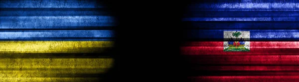 Flagi Ukrainy Haiti Czarnym Tle — Zdjęcie stockowe