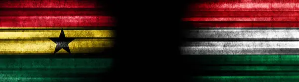 Ghana Und Ungarn Fahnen Auf Schwarzem Hintergrund — Stockfoto