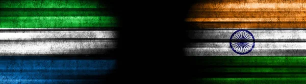 Σημαίες Της Σιέρα Λεόνε Και Της Ινδίας Μαύρο Φόντο — Φωτογραφία Αρχείου