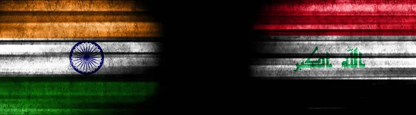 Indische Und Irakische Flaggen Auf Schwarzem Hintergrund — Stockfoto