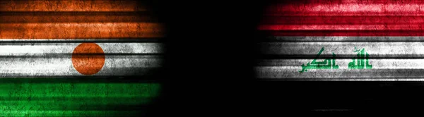 Flagi Nigru Iraku Czarnym Tle — Zdjęcie stockowe