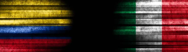 Κολομβία Και Ιταλία Σημαίες Μαύρο Φόντο — Φωτογραφία Αρχείου