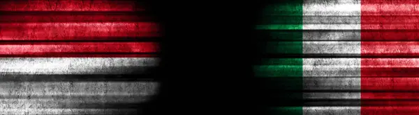 Σημαίες Του Μονακό Και Της Ιταλίας Μαύρο Φόντο — Φωτογραφία Αρχείου