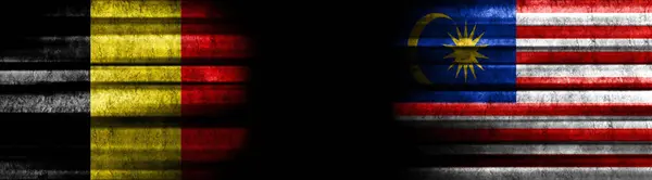 Flagi Belgii Malezji Czarnym Tle — Zdjęcie stockowe