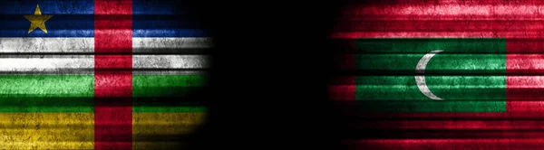 中非共和国和马尔代夫黑色背景旗 — 图库照片