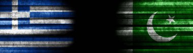 Kara Arkaplanda Yunanistan ve Pakistan Bayrakları