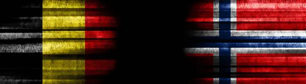 比利时和挪威黑色背景旗 — 图库照片