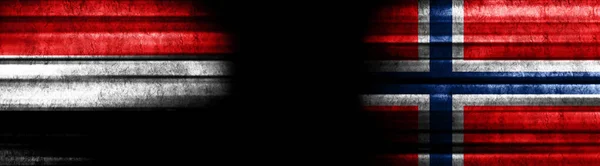 Bandeiras Iêmen Noruega Fundo Preto — Fotografia de Stock