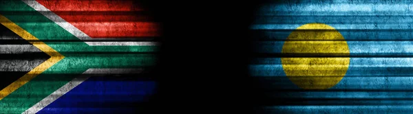 Sydafrika Och Palau Flaggor Svart Bakgrund — Stockfoto