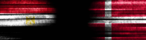 Flagi Egiptu Danii Czarnym Tle — Zdjęcie stockowe