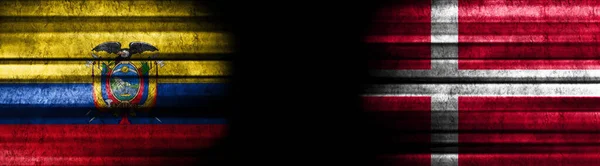 Flaggen Ecuadors Und Dänemarks Auf Schwarzem Hintergrund — Stockfoto