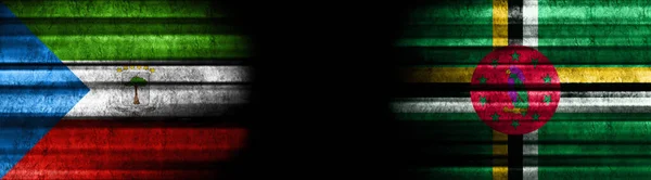 Σημαίες Της Ισημερινής Γουινέας Και Της Δομινίκας Μαύρο Φόντο — Φωτογραφία Αρχείου