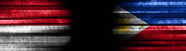 Siyah Arkaplanda Monako Filipinler Bayrakları — Stok fotoğraf