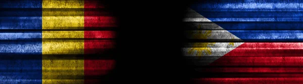 Romanya Filipinler Siyah Arkaplanda Bayraklar — Stok fotoğraf