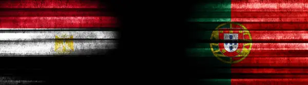 エジプトとポルトガル 黒い背景の旗 — ストック写真
