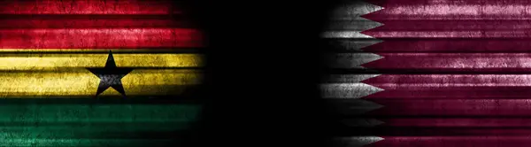 Σημαίες Γκάνα Και Κατάρ Στο Μαύρο Φόντο — Φωτογραφία Αρχείου