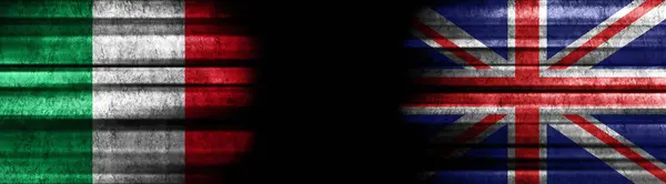 Флаги Италии Великобритании Чёрном Фоне — стоковое фото