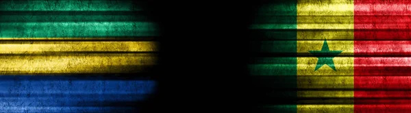 加蓬和塞内加尔黑色背景旗 — 图库照片