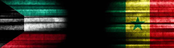 Bandiere Kuwait Senegal Sfondo Nero — Foto Stock