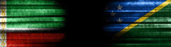 Tjetjenien Och Salomonöarna Flaggor Med Svart Bakgrund — Stockfoto