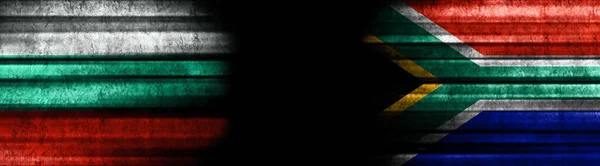 Bulgaristan Güney Afrika Bayrakları Siyah Arkaplanda — Stok fotoğraf