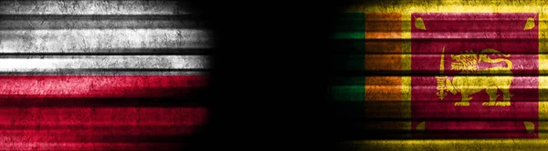 黒い背景のポーランドとスリランカの旗 — ストック写真