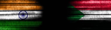 Kara Arkaplanda Hindistan ve Sudan Bayrakları