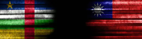 Σημαίες Της Κεντροαφρικανικής Δημοκρατίας Και Της Ταϊβάν Μαύρο Φόντο — Φωτογραφία Αρχείου