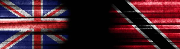 Vereinigtes Königreich Und Flaggen Von Trinidad Und Tobago Auf Schwarzem — Stockfoto