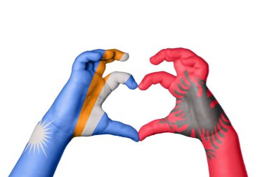 Marshall Adaları Arnavutluk Kalbi, El hareketi, kalp yapma, Kırpma Yolu