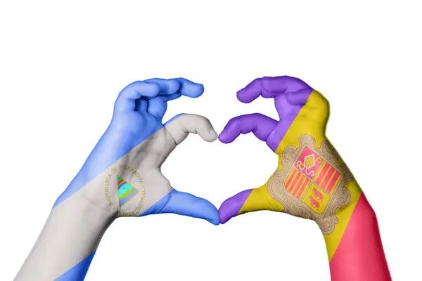 尼加拉瓜Andorra Heart Hand Gesture Making Heart Clipping Path — 图库照片