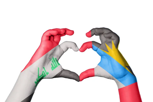 伊拉克安提瓜和巴布达心 手手势造心 收割之路 — 图库照片