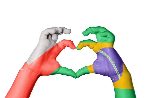 阿曼巴西心脏 手手势制造心脏 收割路径 — 图库照片