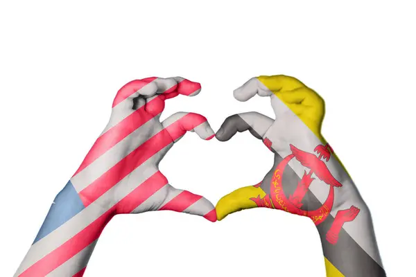 利比里亚Brunei Heart Hand Gesture Making Heart Clipping Path — 图库照片
