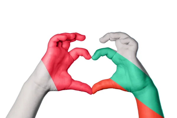 马耳他Bulgaria Heart Hand Gesture Making Heart Clipping Path — 图库照片