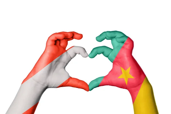 Австрия Камерун Сердце Жест Руки Делает Сердце Обрезка Пути — стоковое фото